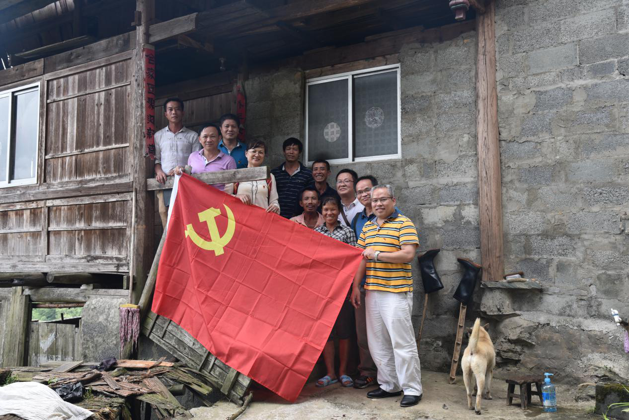  广西胸科医院：让党徽继续照亮健康扶贫之路