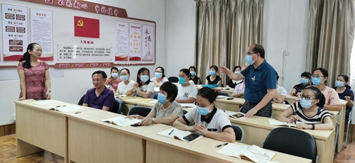 涵养好家风 共筑中国梦——我院感染科党支部和门急诊党支部联合开展主题党日活动