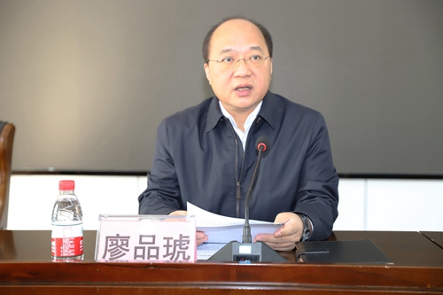 廖品琥到我院宣布领导干部任职决定：胡德宏任医院党委副书记、院长