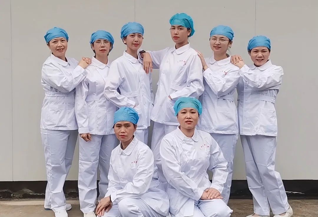 她们，站在光环的背后