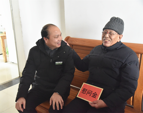 自治区胸科医院开展春节期间走访慰问