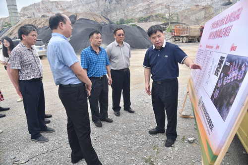 庞军到广西胸科医院进行工作调研