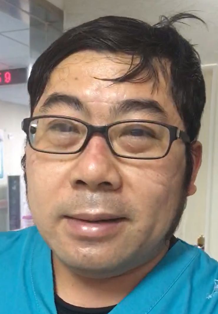  【前线战“疫”日记】还记得广西驰援湖北医疗队的“粉哥”梁兴吗？人家在病房可是“全能选手”