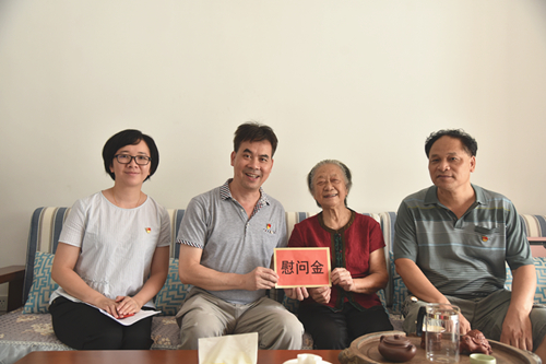 广西壮族自治区胸科医院开展“不忘初心、牢记使命”主题党日暨走访慰问活动