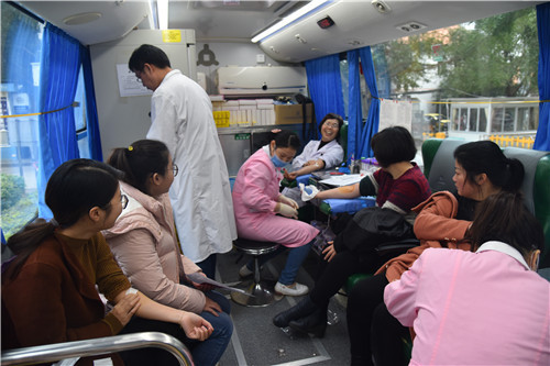 天使热血,温暖社会——广西龙潭医院开展新春无偿献血活动