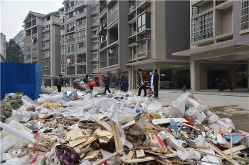 干干净净迎新春,欢欢喜喜过大年——广西胸科医院党员志愿者开展迎新春清洁家园活动