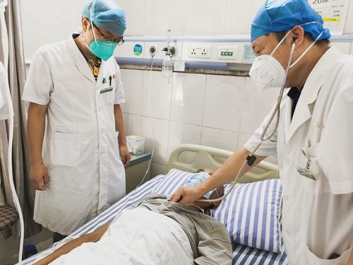 跑赢死神！结核科二病区成功抢救一例突发紧急病例