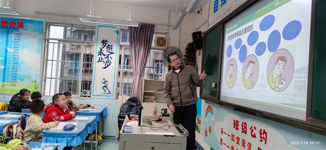 “万名医生进校园”，同学们肺结核防治课堂开讲啦
