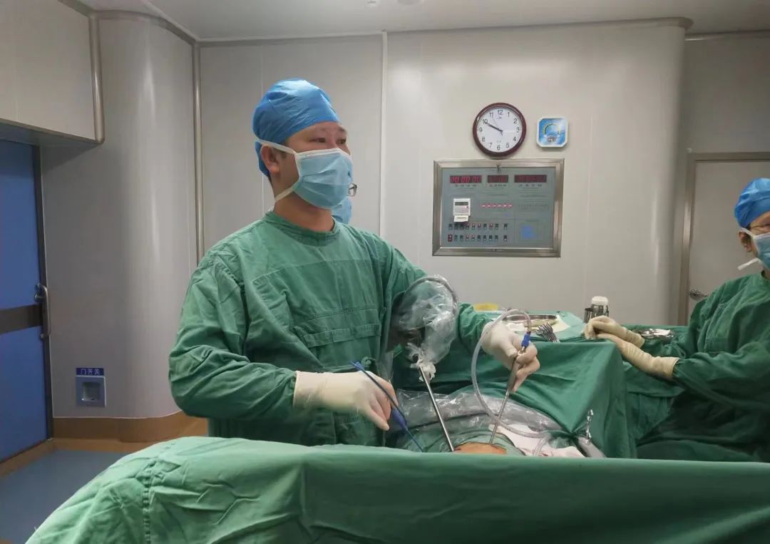 慧眼辨“元凶”，妙手施仁术 ——胸心外科完成一例巨型肺大疱切除术