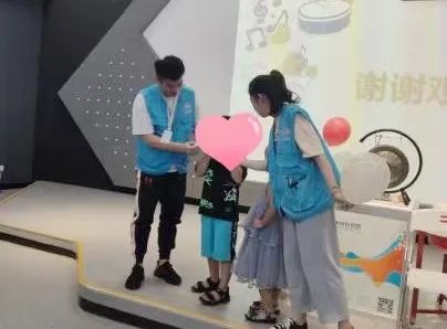 情暖童心，一次特殊的为“艾”陪伴活动