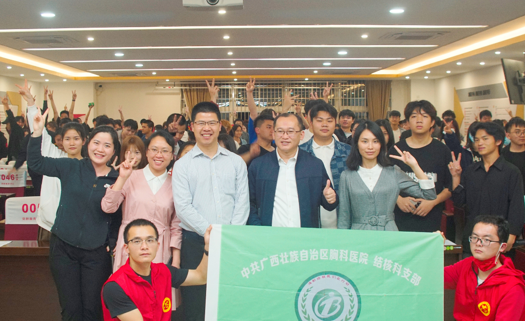 医务人员深入校园开展3·24学校结核病防治知识公益系列讲座 (2).jpg