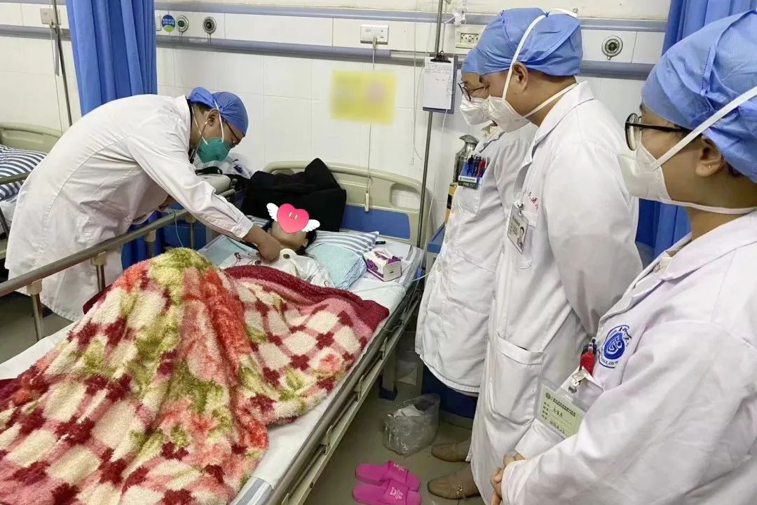 延误就医，花季女孩拖成重症结核 医生提醒：出现这些症状要及时就医！ 