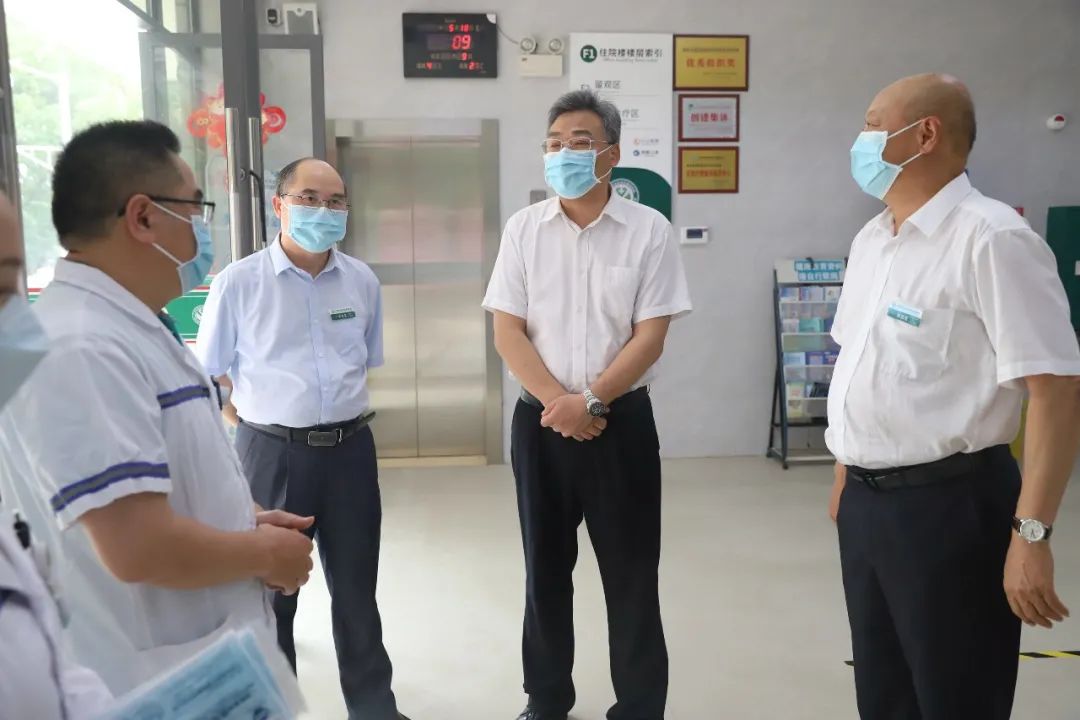 杜振宗到广西胸科医院开展调研 