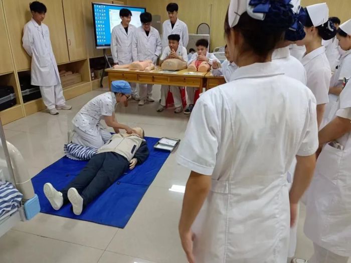 递薪传火，筑梦起航——我院2023年度护理实习生岗前培训顺利完成 