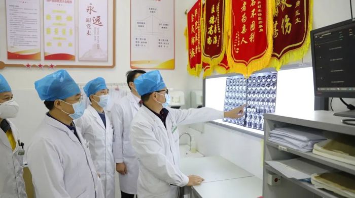 胆道梗阻怎么办？广西胸科医院专家团队让艾滋病患者的胆道更“轻松” 