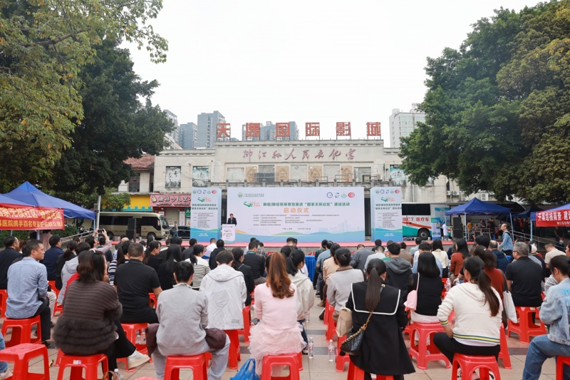 《南国今报》刊登：移动CT车开到家门口！柳州这个地方40至80岁的居民可预约免费筛查！