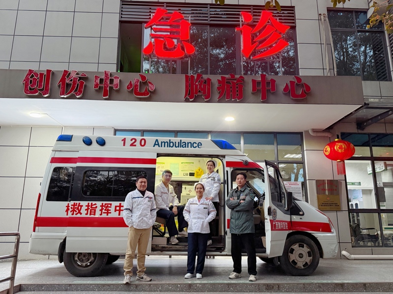 今年除夕，他们“医”旧守“护”在急诊