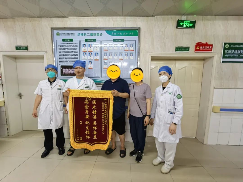 【健康在胸】七旬老人染上“怪病”命悬一线 医护23天精心救治康复出院