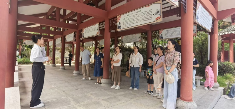 参观 (1).jpg